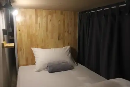 Ekanek Hostel Bangkok - Adults Only - 17