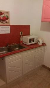 Omega Guesthouse Budapest - 17