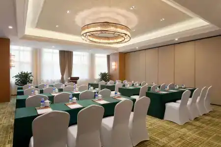 Ramada by Wyndham - 7