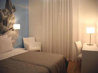 Lisbon Style Guesthouse - 60