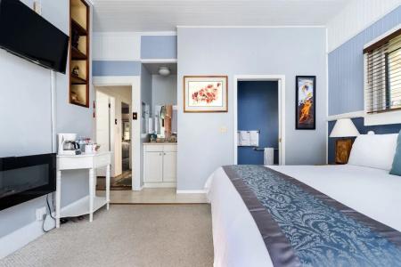 Aloha Junction Bed and Breakfast -Minutes Away from Hawaii Volcanoes National Park - 89