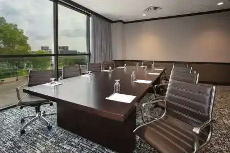 DoubleTree by Hilton - 7