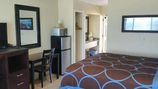 Driftwood Beach Motel - 75