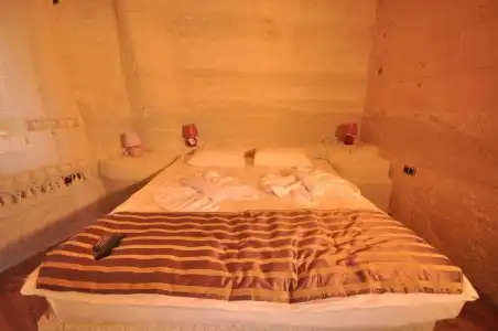 Kayatas Cave Suites - 34