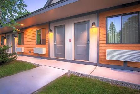 Sun & Ski Inn and Suites - 61