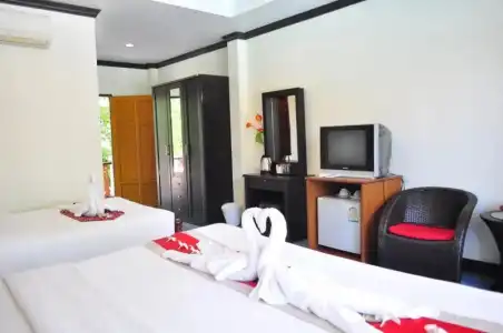 Lanta Seafront Resort - 20