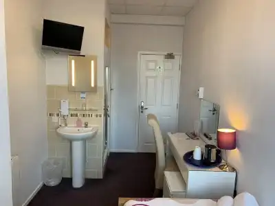 Austins Guest House - 33