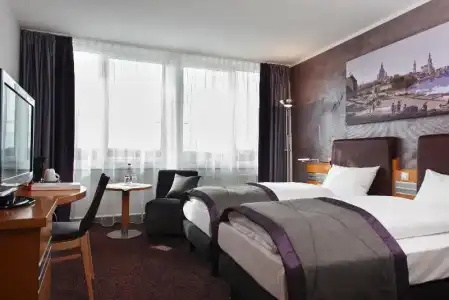 Ramada by Wyndham Dresden - 33