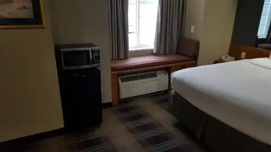 Microtel Inn & Suites by Wyndham Bozeman - 23