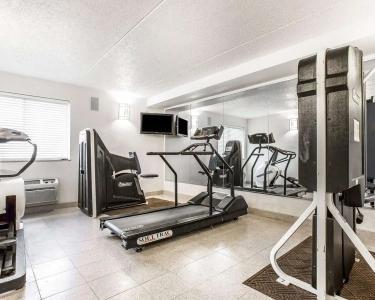 Quality Inn & Suites Coliseum - 14