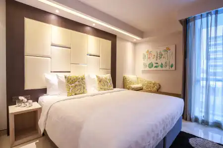 Clover Asoke - 7