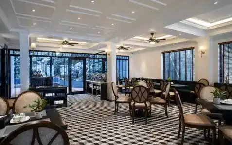 My Gallery Boutique & Spa - 20