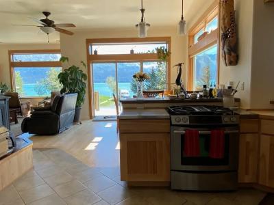 Front Row Bed and Breakfast - 20