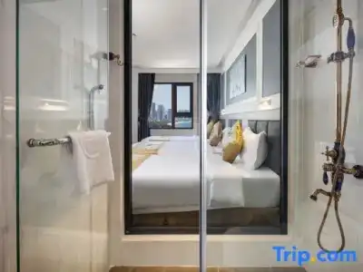Ruby Luxury - 55