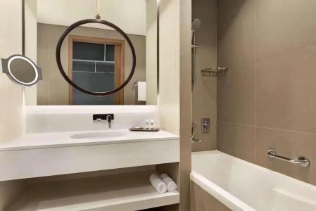 Mercure Dubai Gold District - 10