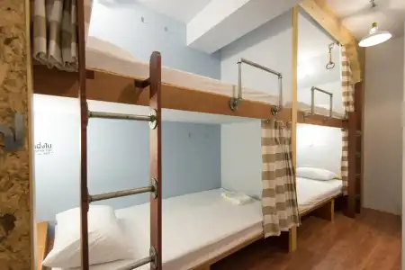 Barn and Bed Hostel - 2