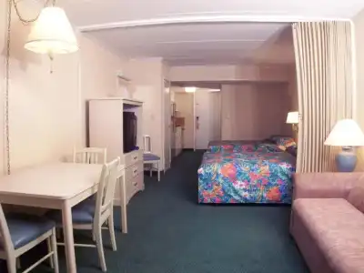 Sea Hawk Motel - 11
