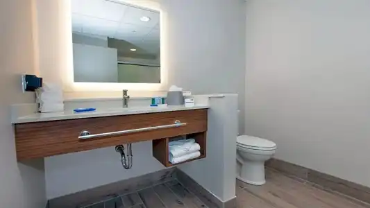 Holiday Inn Express & Suites Panama City Beach - Beachfront by IHG - 130