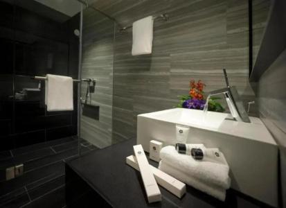 Venue - The Lily - 21