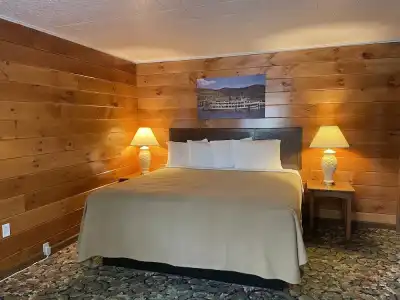 Lake Crest Inn - 47