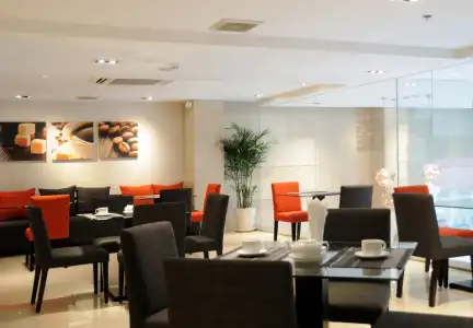 The Luxe - 7