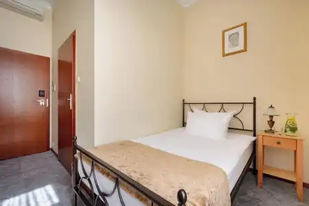 Sedan Villa - 83