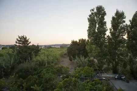 John & Mary's Studios - 113