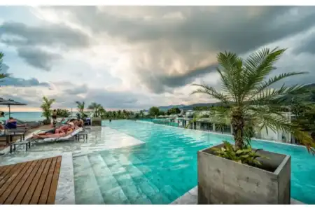 Clover Patong - 7