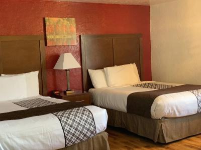 Red Carpet Inn Medford - 19