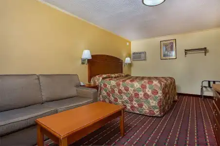 Cardinal Motel - 9