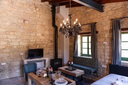 Oinou Strata - Adults Only - 42