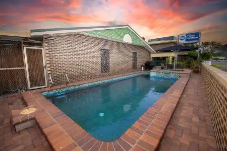 Best Western Cattle City Motor Inn - 17