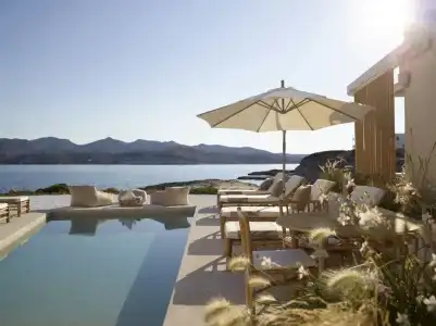 White Pebble Suites - 11