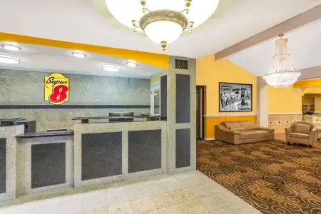 Super 8 By Wyndham Virginia Beach Oceanfront - 18