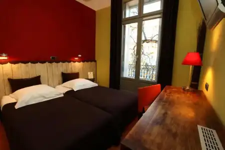 Hôtel des Arceaux - 52