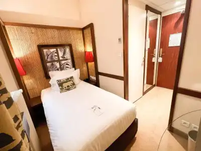 Globe et Cecil Hôtel - 59