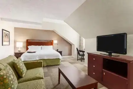 Hampton Inn Colchester - 67