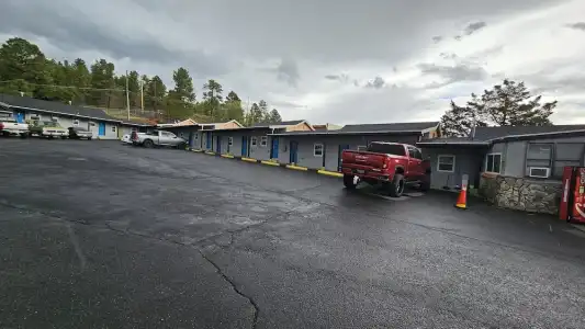 Travelers Inn - 11