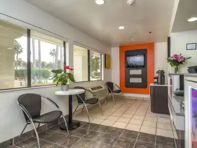 Motel 6 Carlsbad, CA Beach - 6
