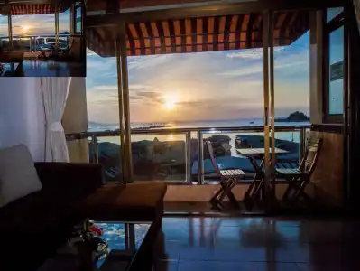 Seaview Sriracha - 73