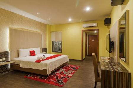 RedDoorz Plus Near Ancol - 44