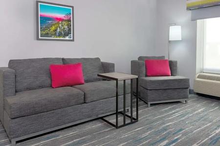 Hampton Inn & Suites Winston-Salem/University Area, NC - 82