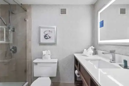 DoubleTree by Hilton Columbus - 52