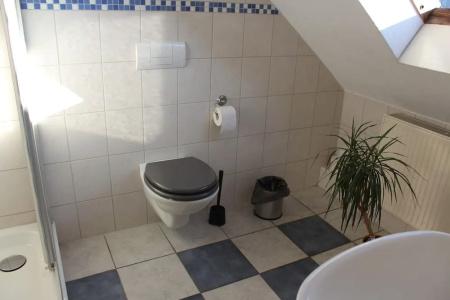 Blue Doors Hostel Ktv - 8
