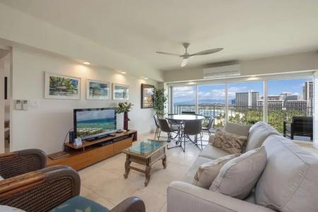 Waikiki Shore by OUTRIGGER - 175