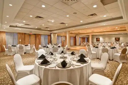 Hilton Garden Inn Toronto/Burlington - 13