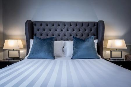 Ungherese Small Luxury - 112