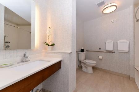 Holiday Inn Express & Suites St. Petersburg - Madeira Beach by IHG - 42