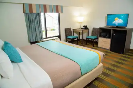 Pigeon River Inn - 3