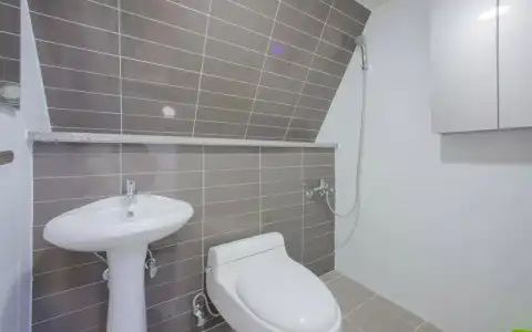 KW Hongdae Line Hostel - 7